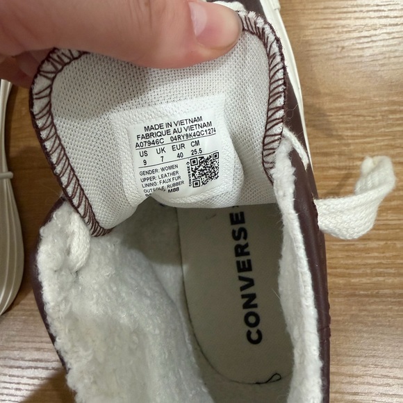 Converse Brown High-Tops with White Details - Picture 9 of 10